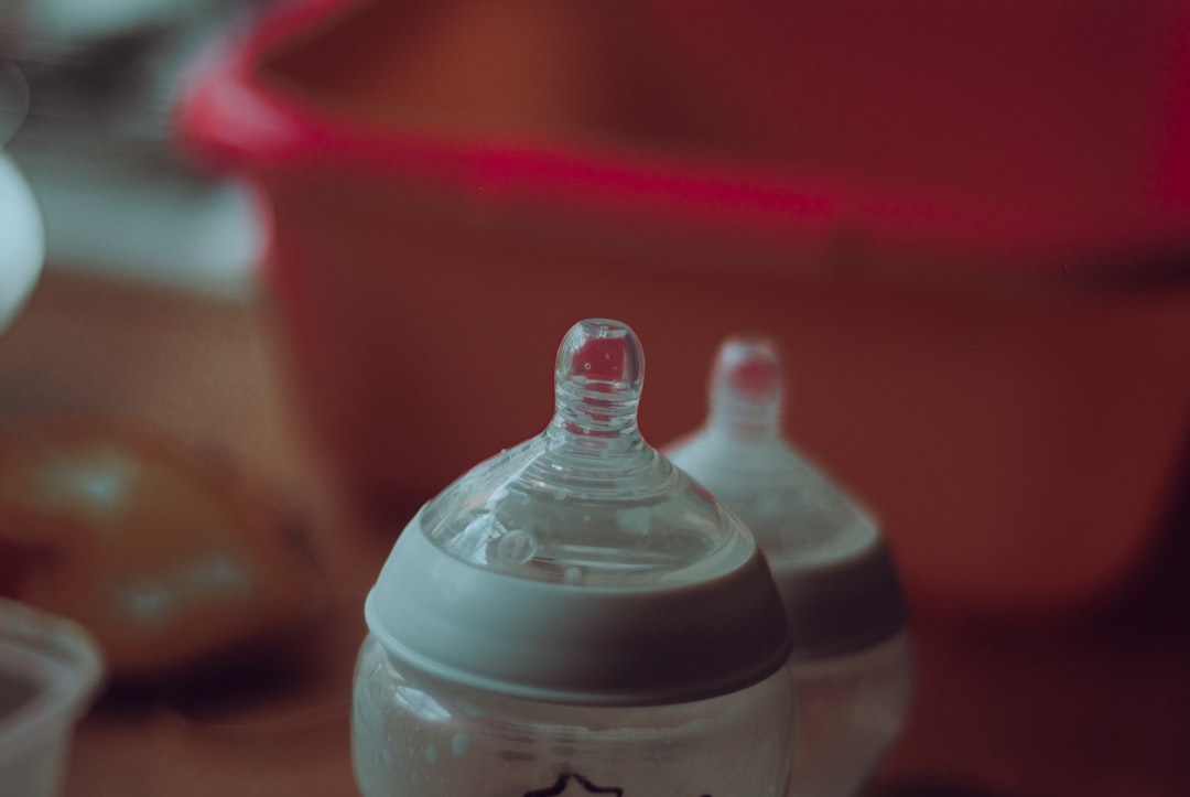 Stay Cool and Hydrated: Essential Breastfeeding and Formula Tips for Parents Visiting Puerto Vallarta